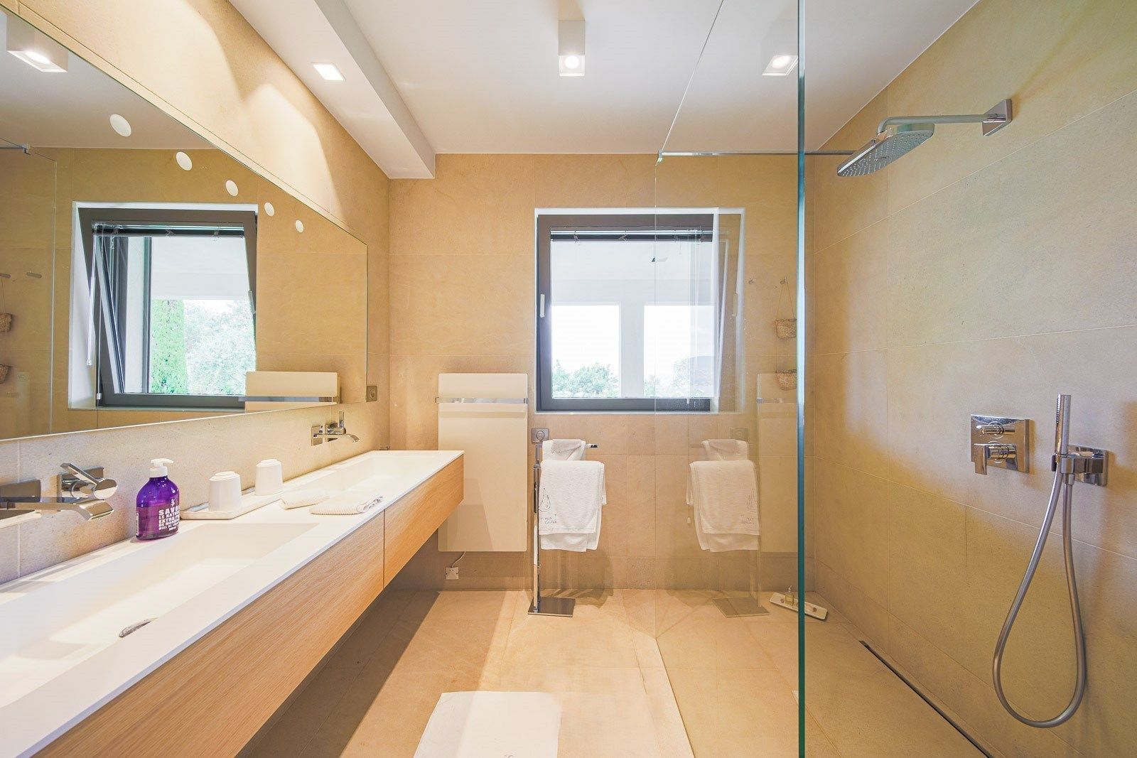 maison 9 Pièces en vente sur GASSIN (83580)