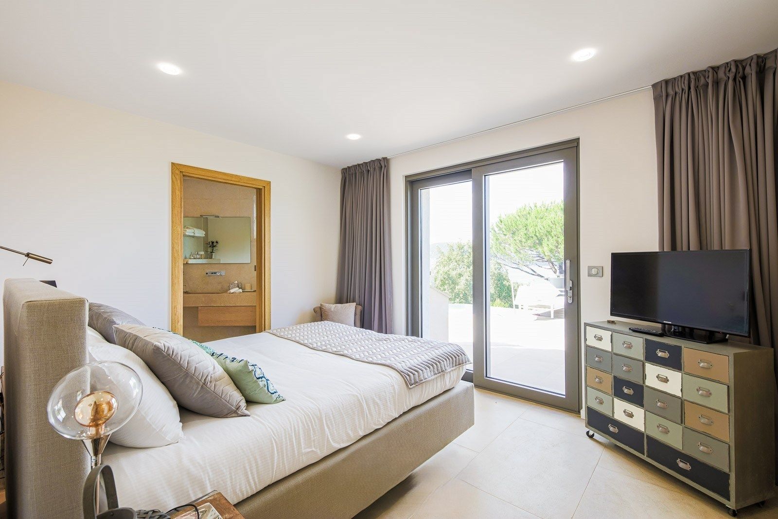 maison 9 Pièces en vente sur GASSIN (83580)