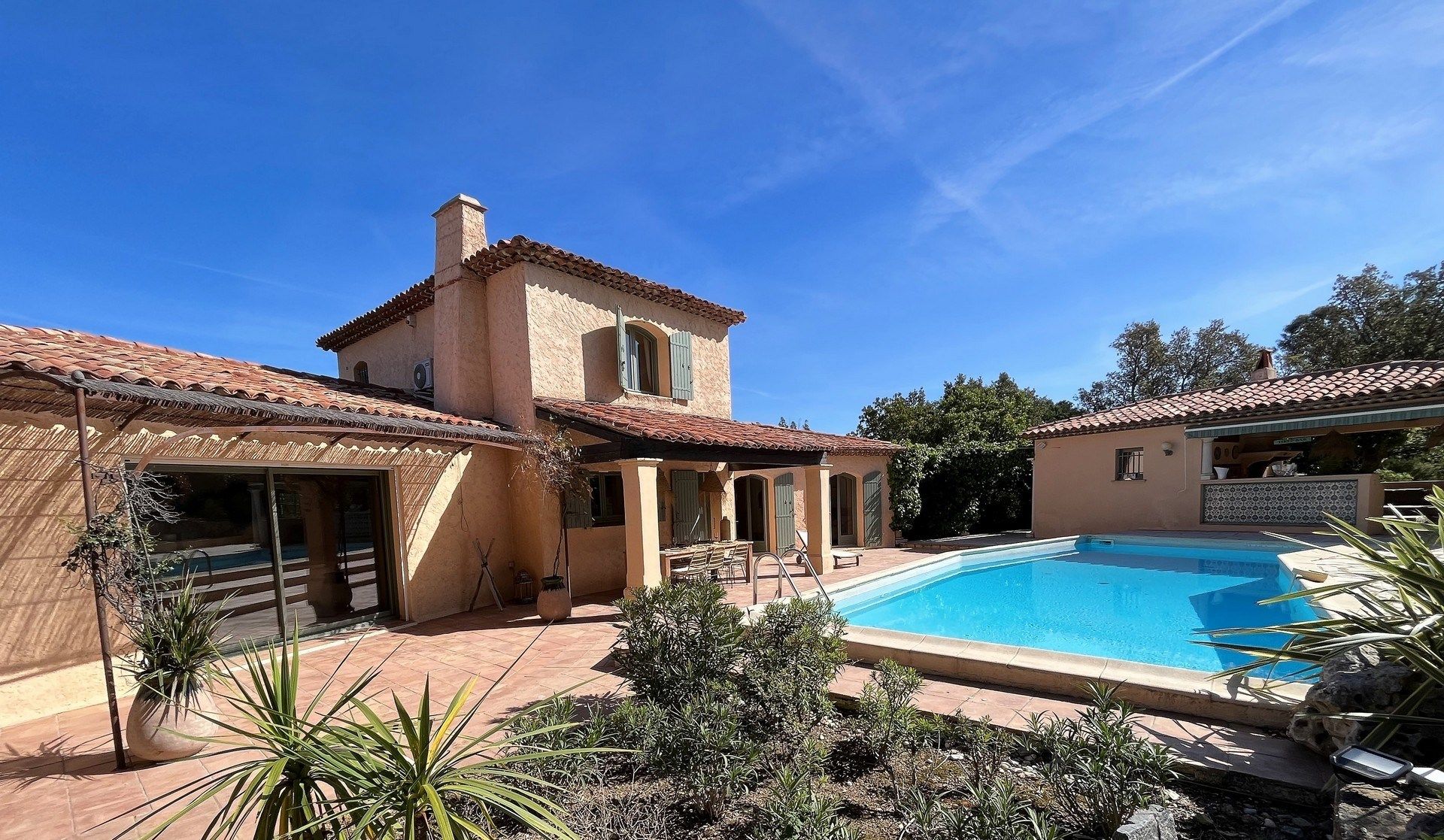 maison 6 Pièces en vente sur LA CROIX VALMER (83420)