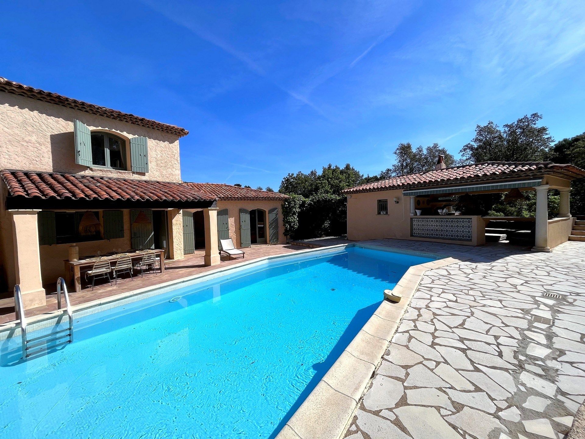 maison 6 Pièces en vente sur LA CROIX VALMER (83420)