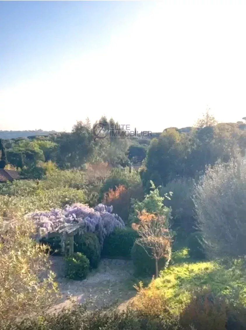 house 8 Rooms for sale on Saint-Tropez (83990)