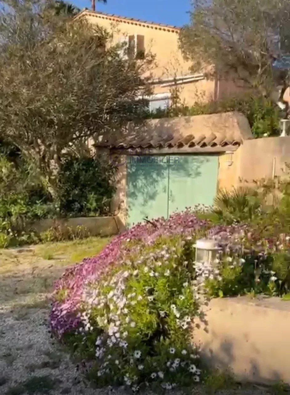house 8 Rooms for sale on Saint-Tropez (83990)