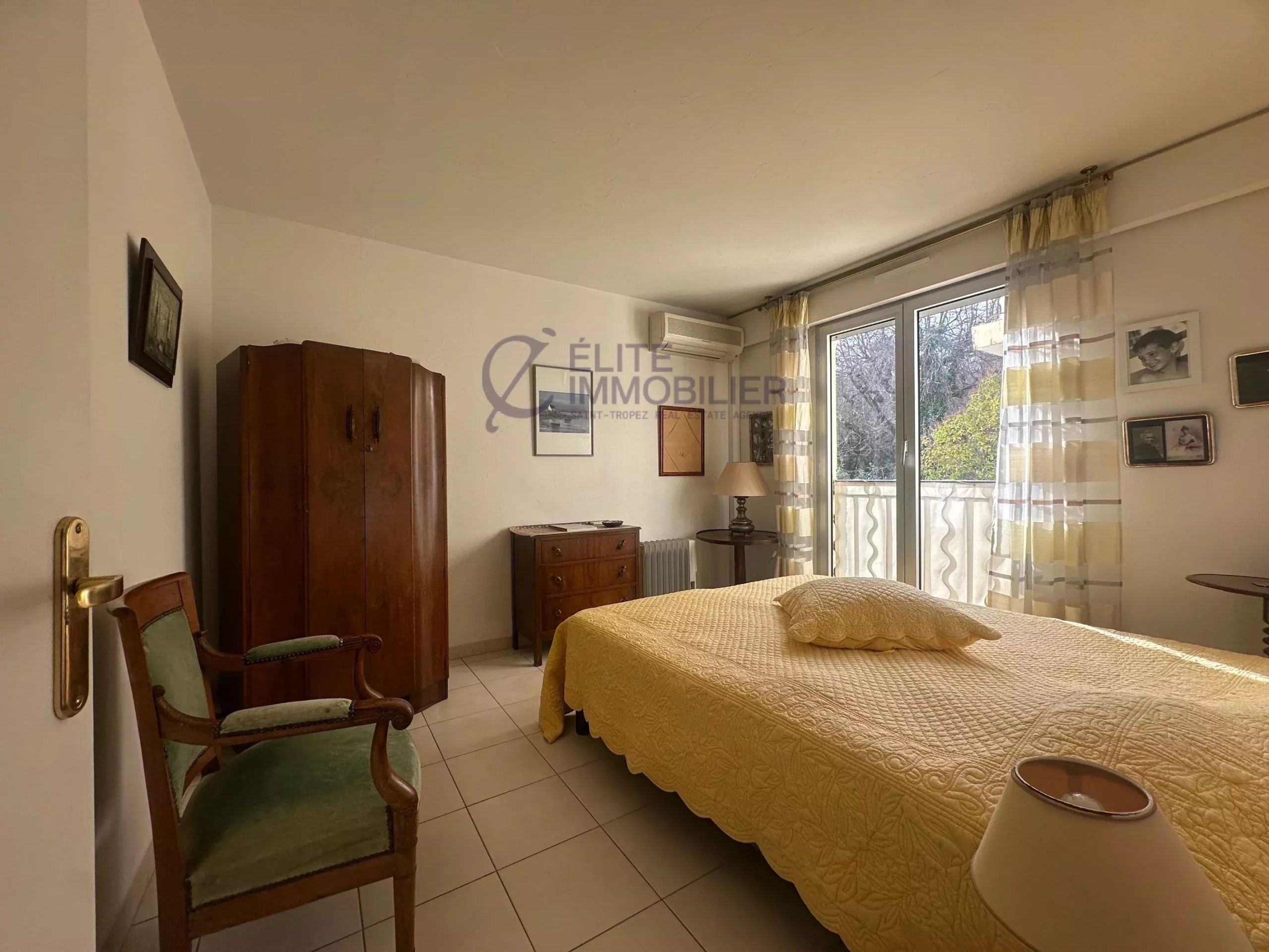 apartment 3 Rooms for sale on Saint-Tropez (83990)