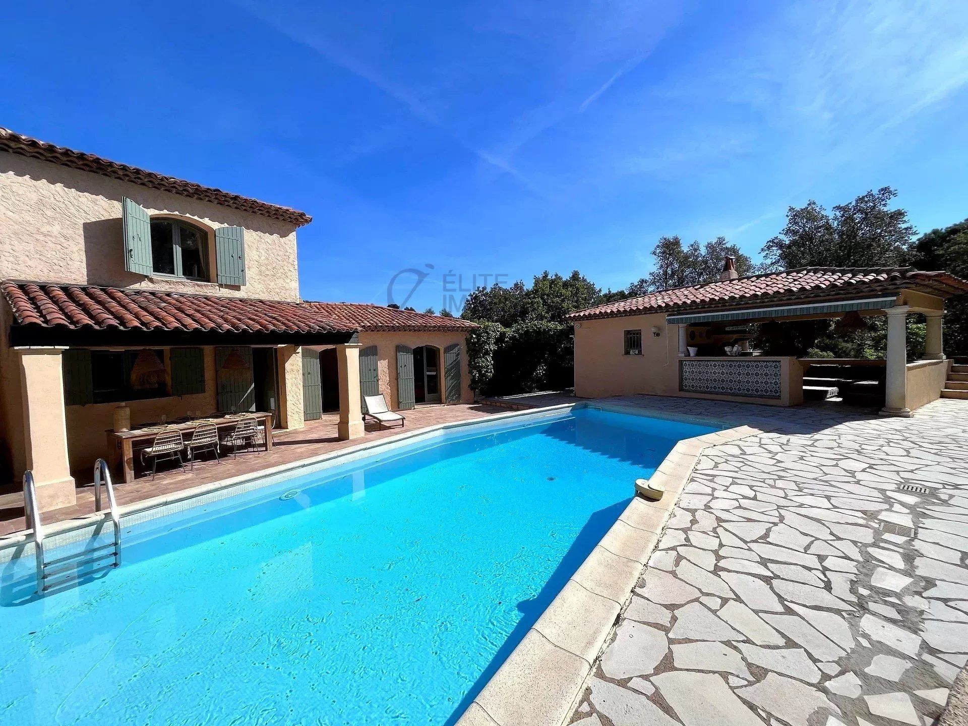 maison 6 Pièces en vente sur La Croix-Valmer (83420)