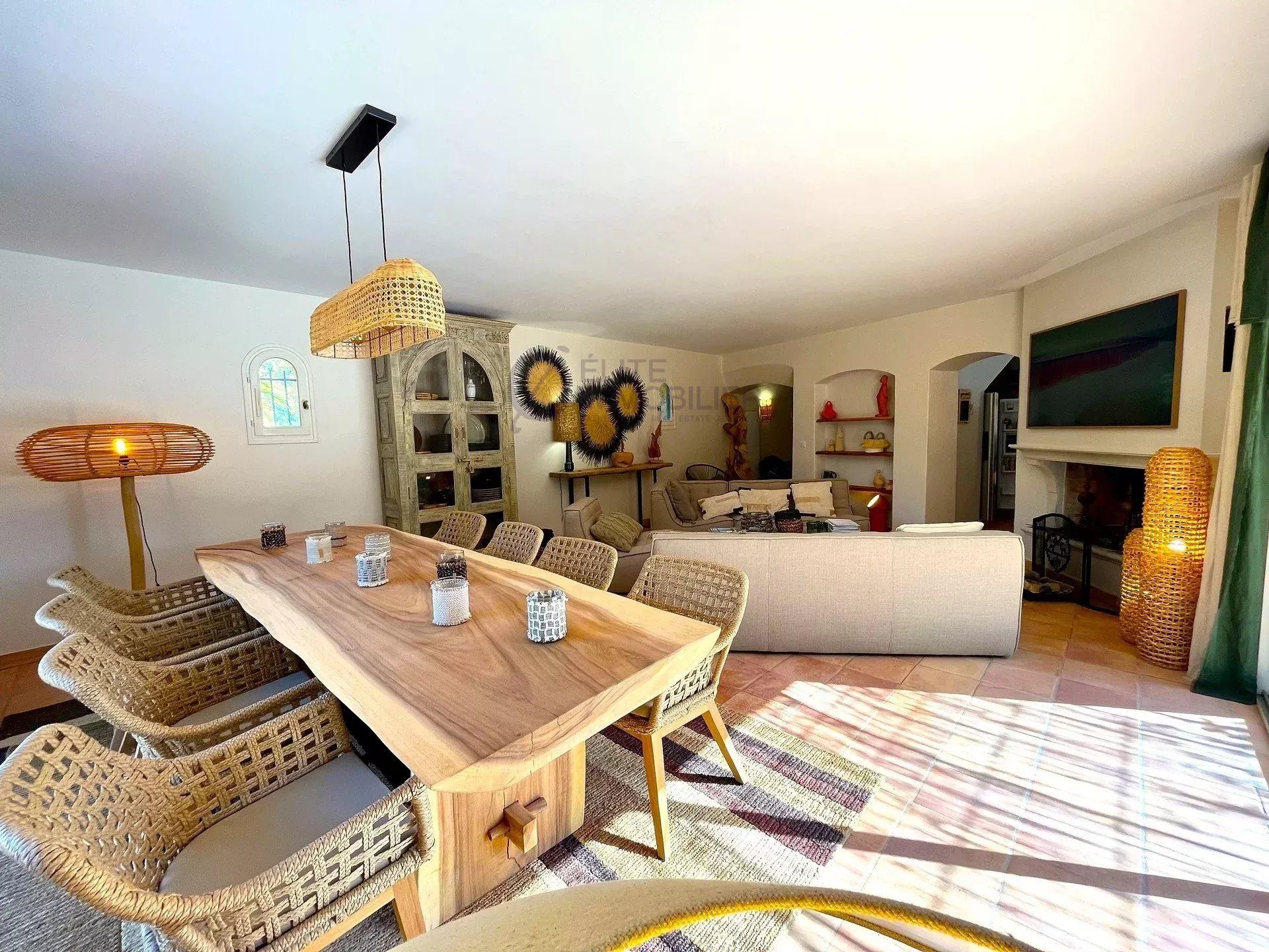 house 6 Rooms for sale on La Croix-Valmer (83420)