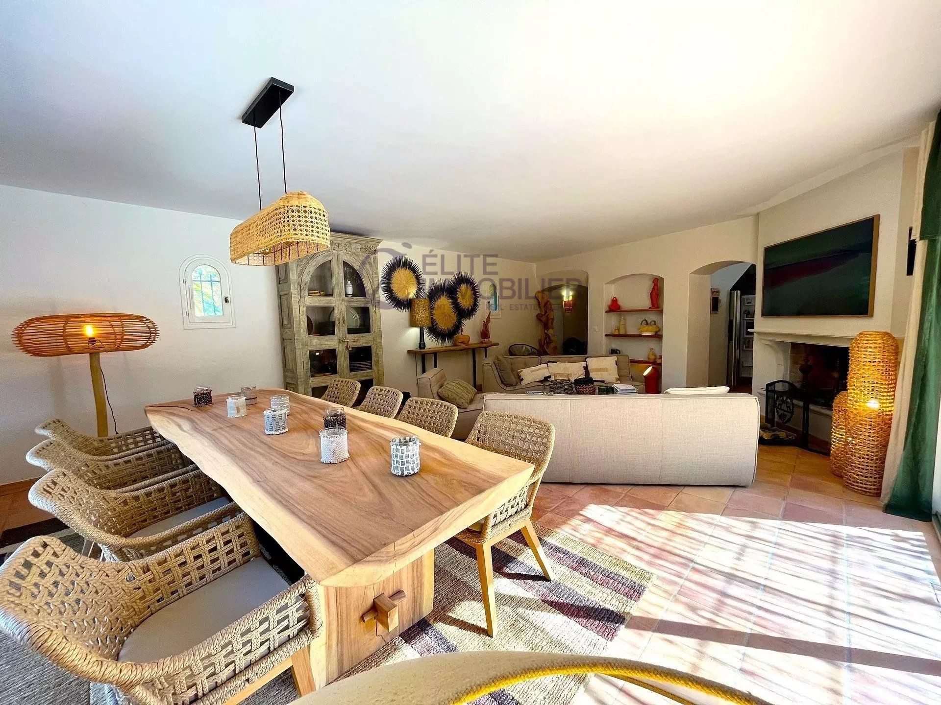 house 6 Rooms for sale on La Croix-Valmer (83420)