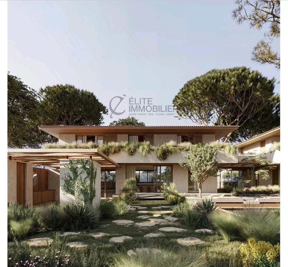 house 4 Rooms for sale on Saint-Tropez (83990)