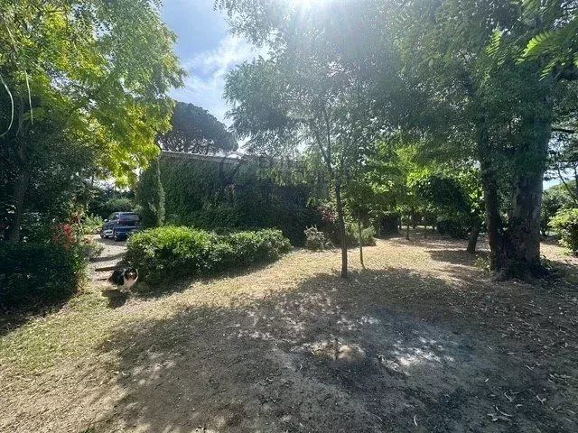 house 4 Rooms for sale on Saint-Tropez (83990)