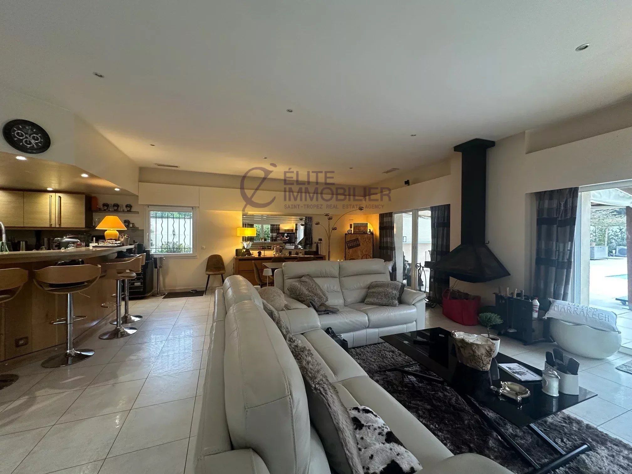 house 4 Rooms for sale on Saint-Tropez (83990)