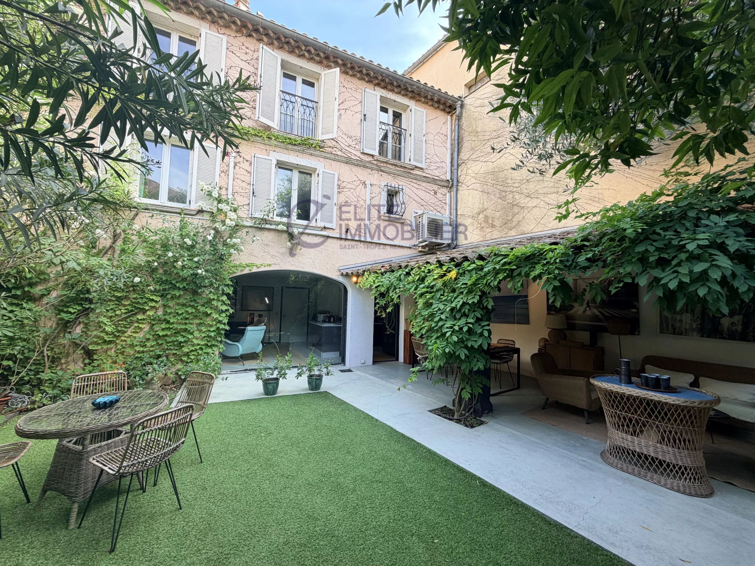 maison 5 Pièces en vente sur Saint-Tropez (83990)