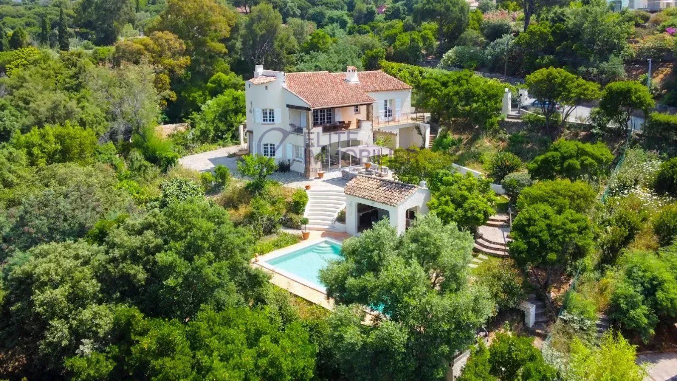 maison 7 Pièces en vente sur La Croix-Valmer (83420)
